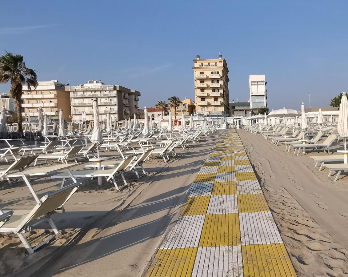 Hotel Tivoli Misano Adriatico Zewnętrze zdjęcie