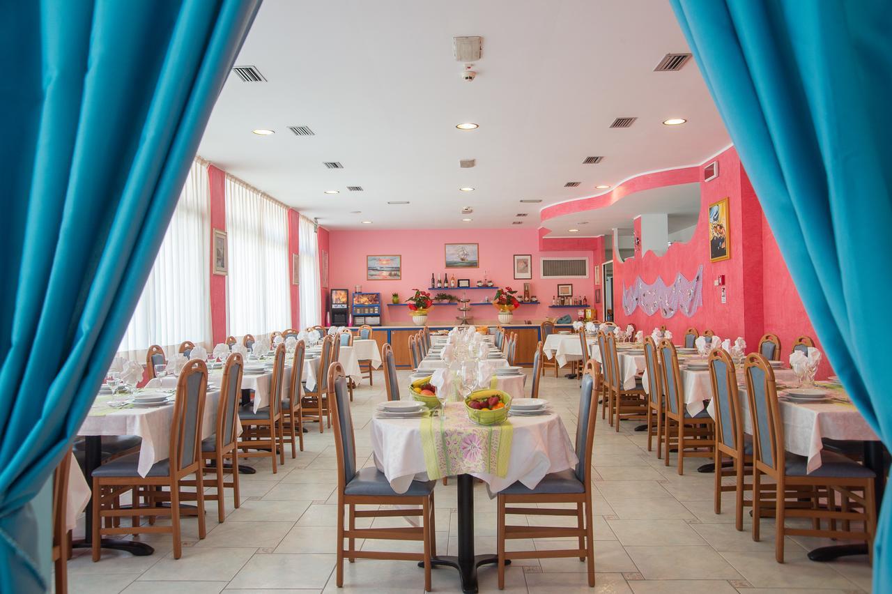 Hotel Tivoli Misano Adriatico Zewnętrze zdjęcie