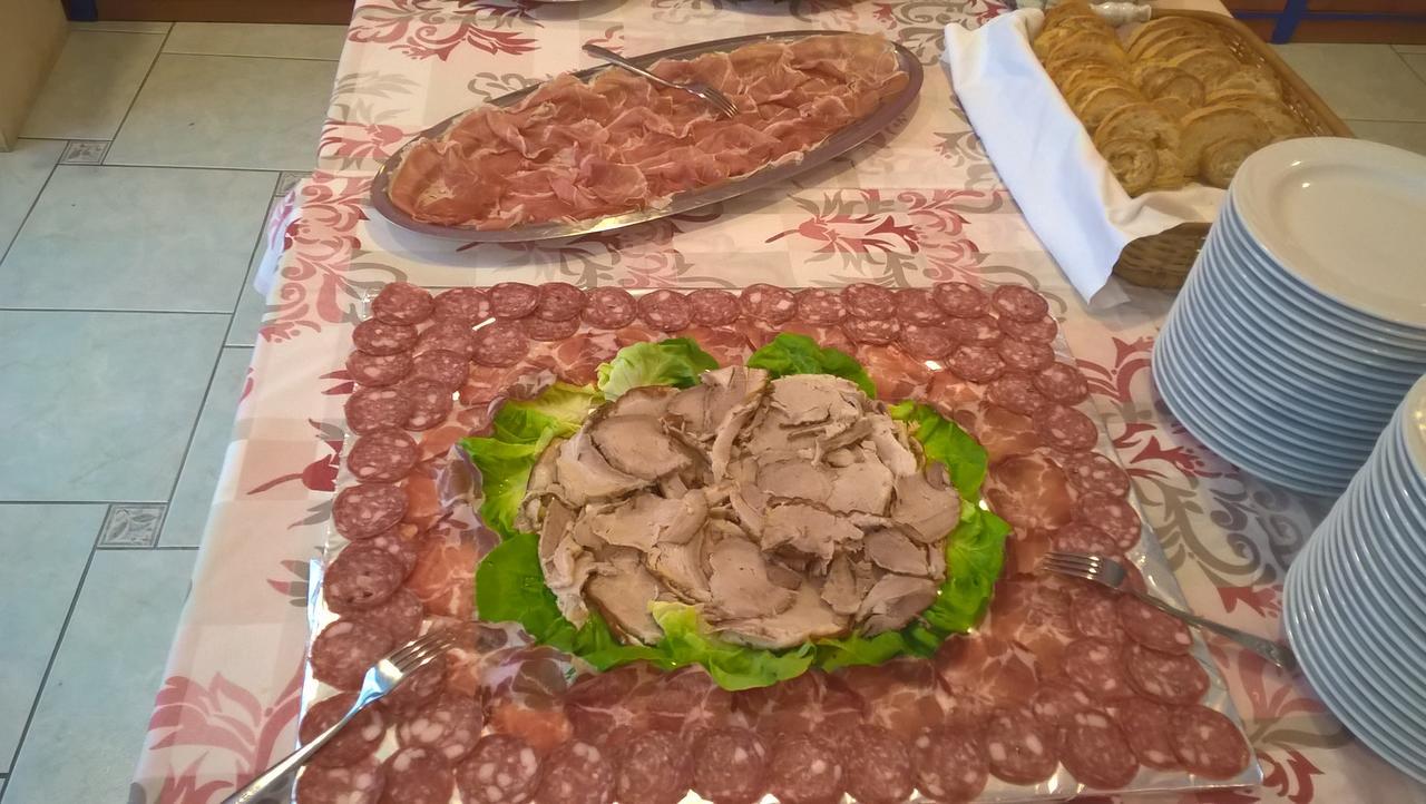 Hotel Tivoli Misano Adriatico Zewnętrze zdjęcie